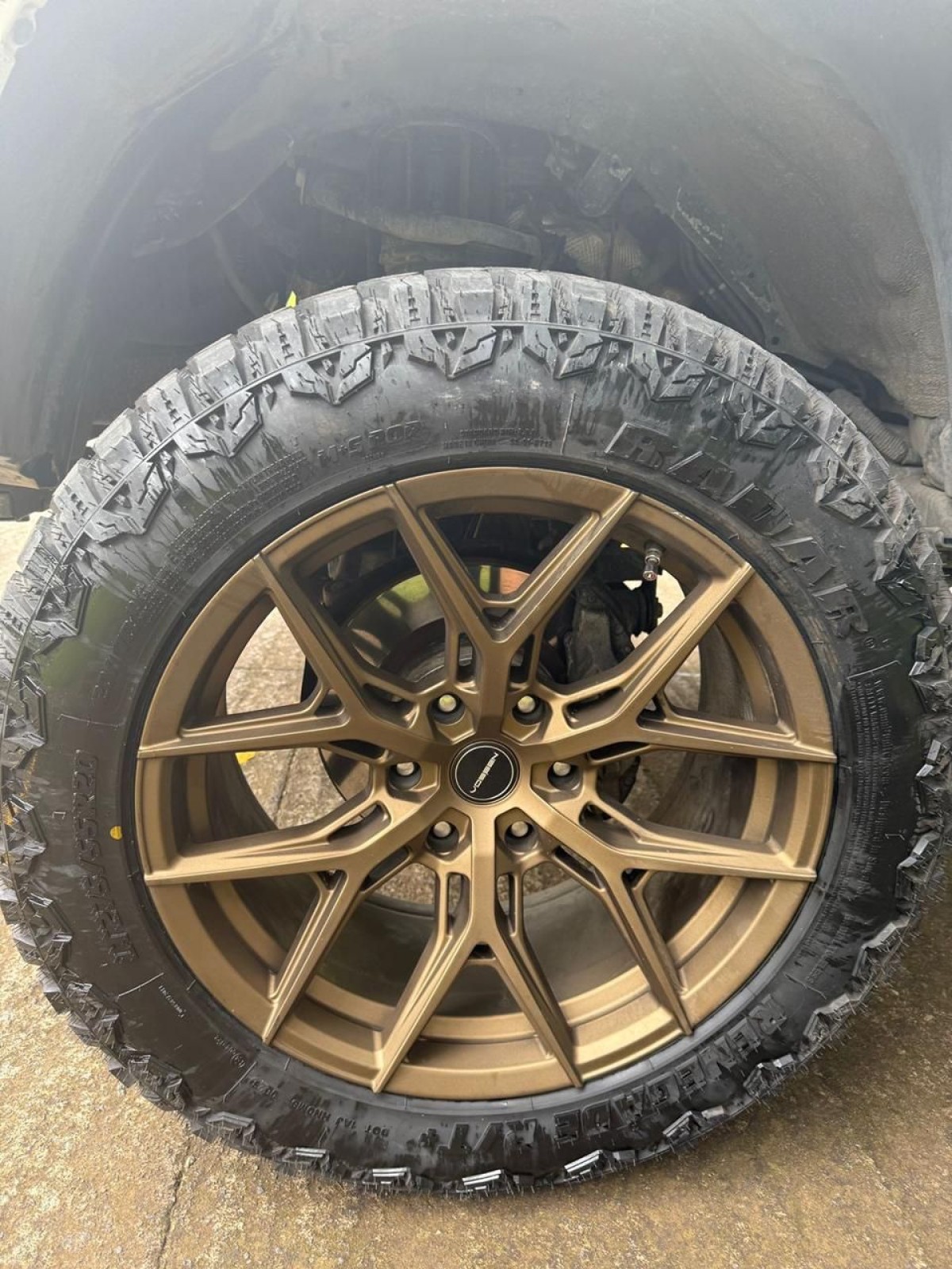 TOYOTA TACOMA - 2017                                        