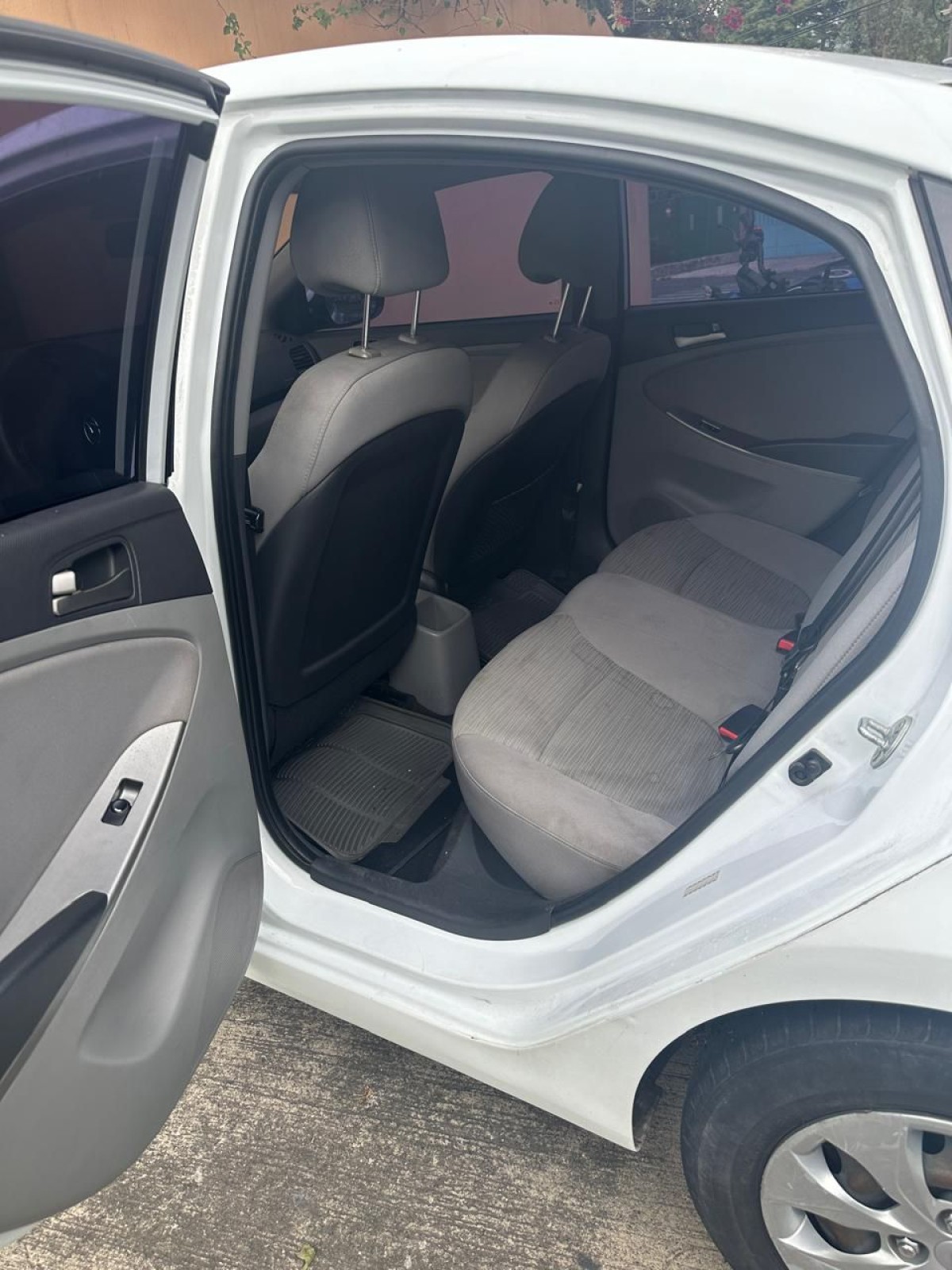 HYUNDAI ACCENT - 2017                                        