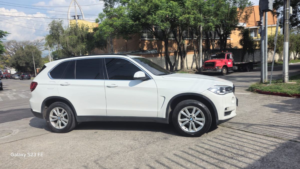 BMW X5 - 2018                                        