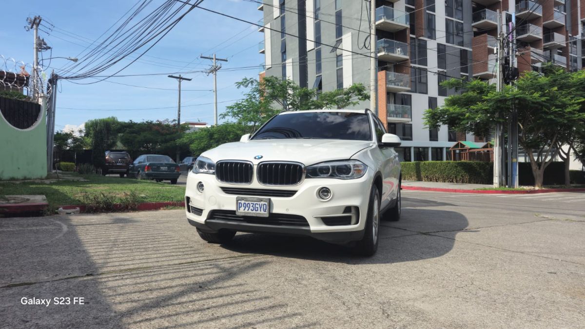 BMW X5 - 2018                                        