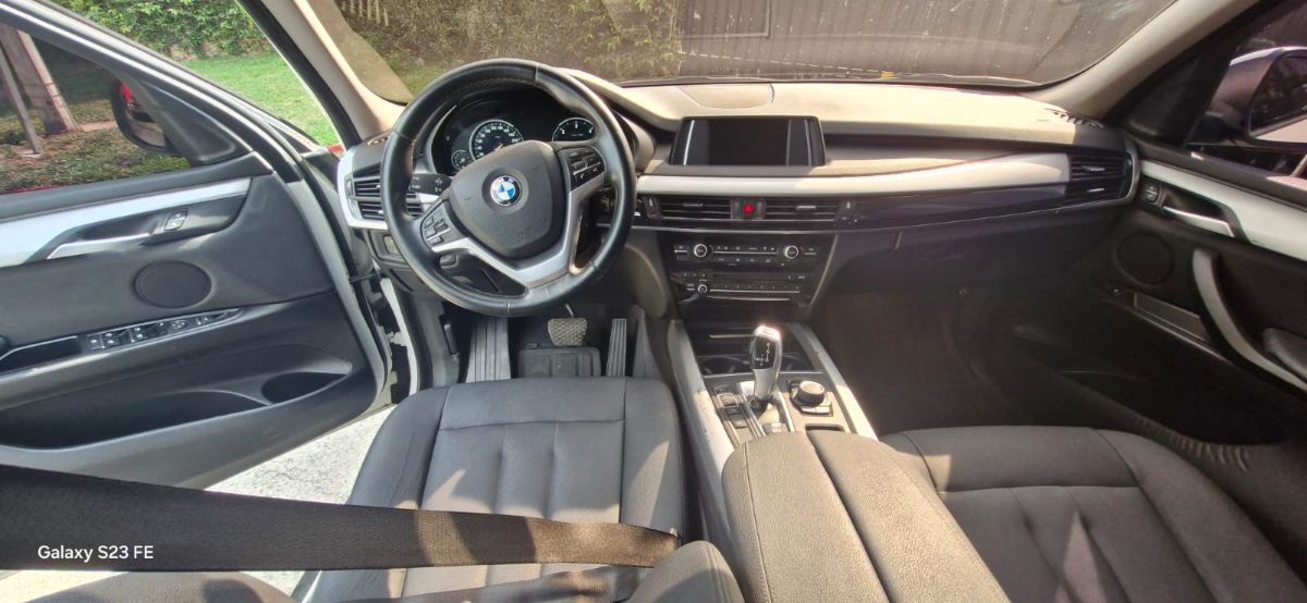 BMW X5 - 2018                                        