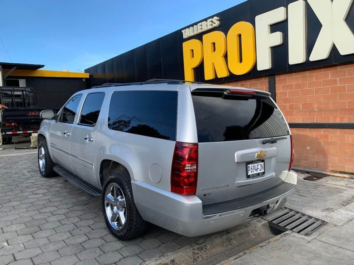 CHEVROLET SUBURBAN - 2013                                        