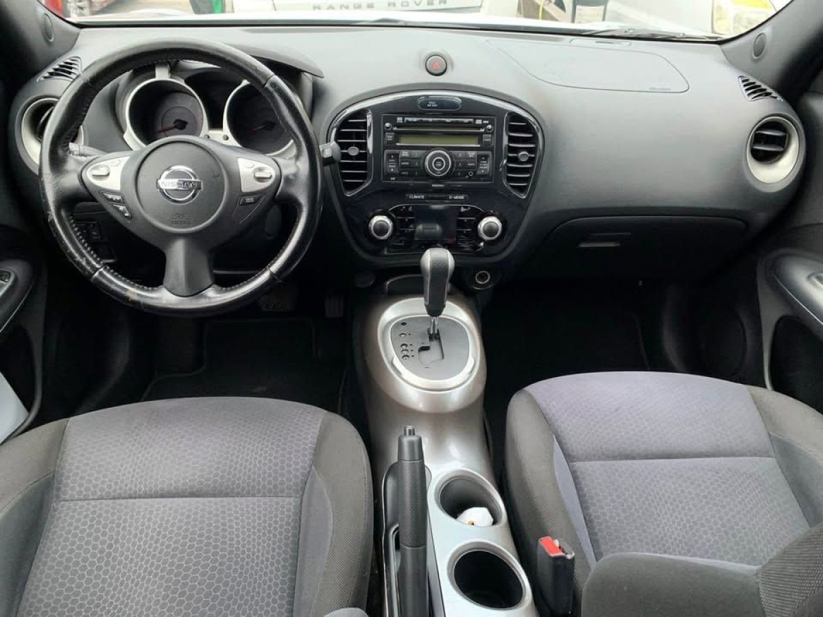 NISSAN JUKE - 2011                                        