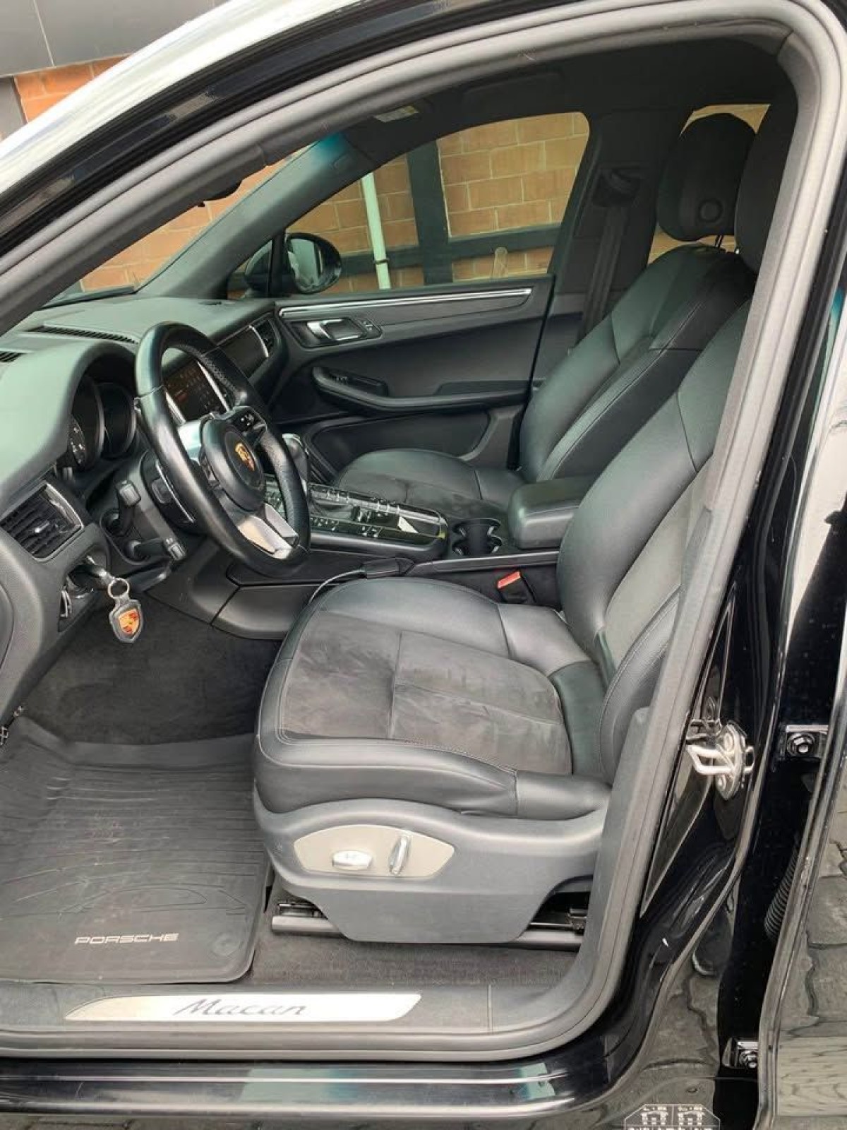 PORSCHE MACAN - 2017                                        