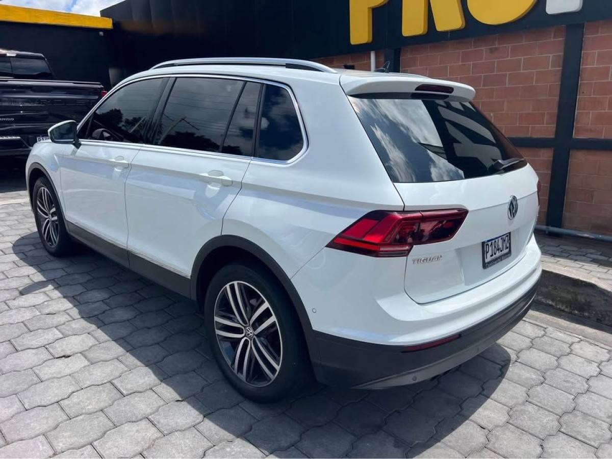 VOLKSWAGEN TIGUAN - 2018                                        
