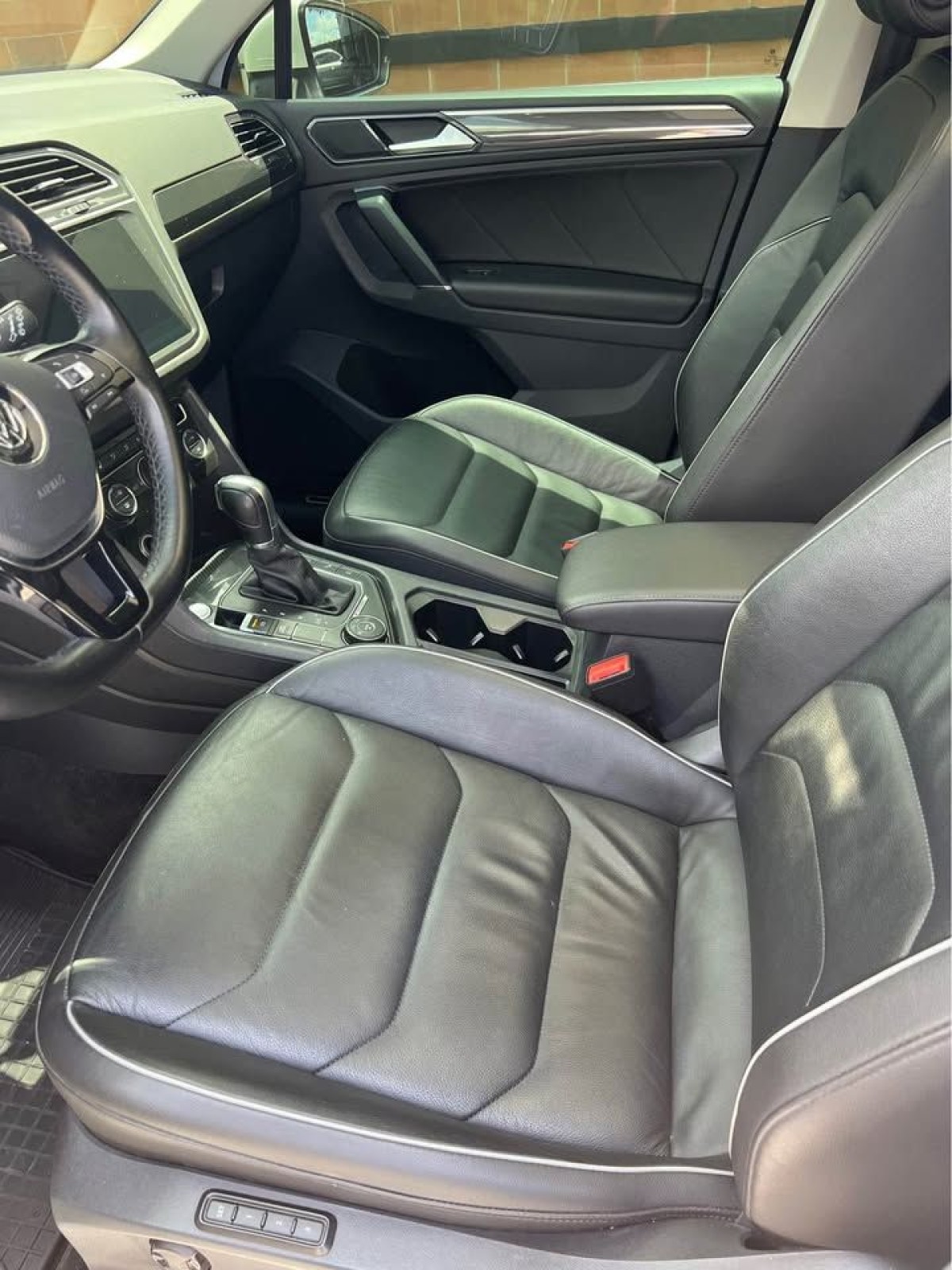 VOLKSWAGEN TIGUAN - 2018                                        