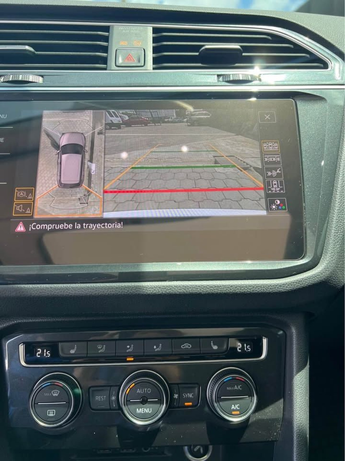 VOLKSWAGEN TIGUAN - 2018                                        