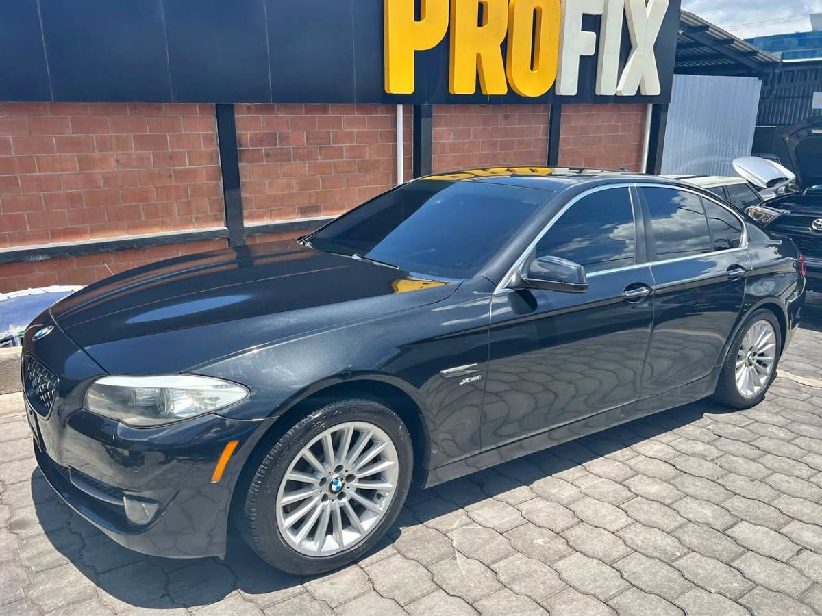 BMW 535I - 2011                                        