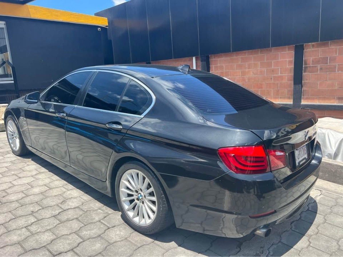 BMW 535I - 2011                                        