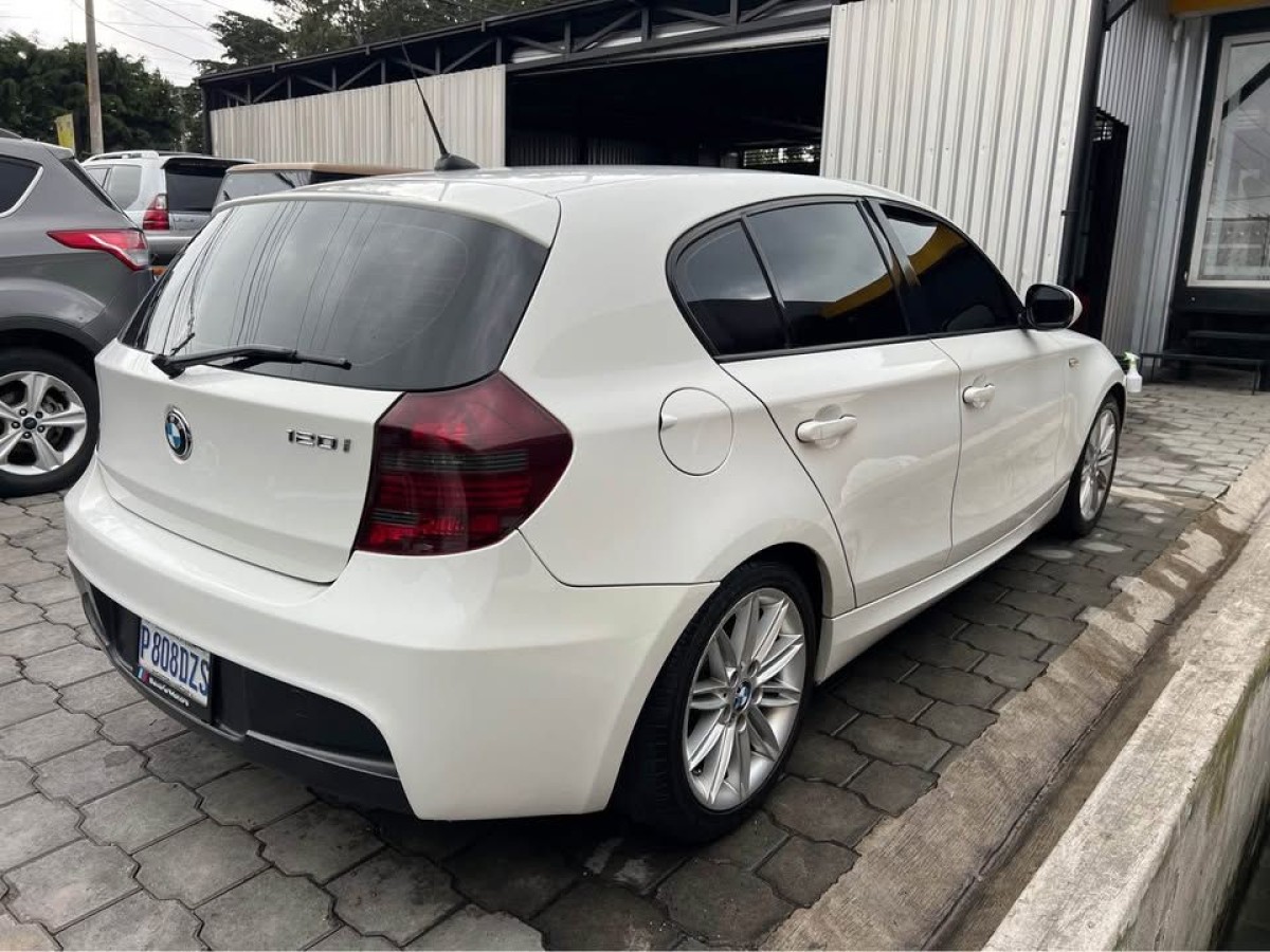 BMW 120 I - 2011                                        