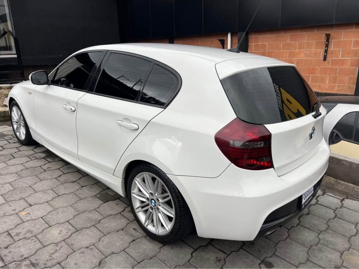BMW 120 I - 2011                                        
