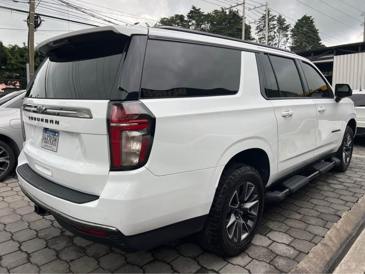 CHEVROLET SUBURBAN - 2022                                        