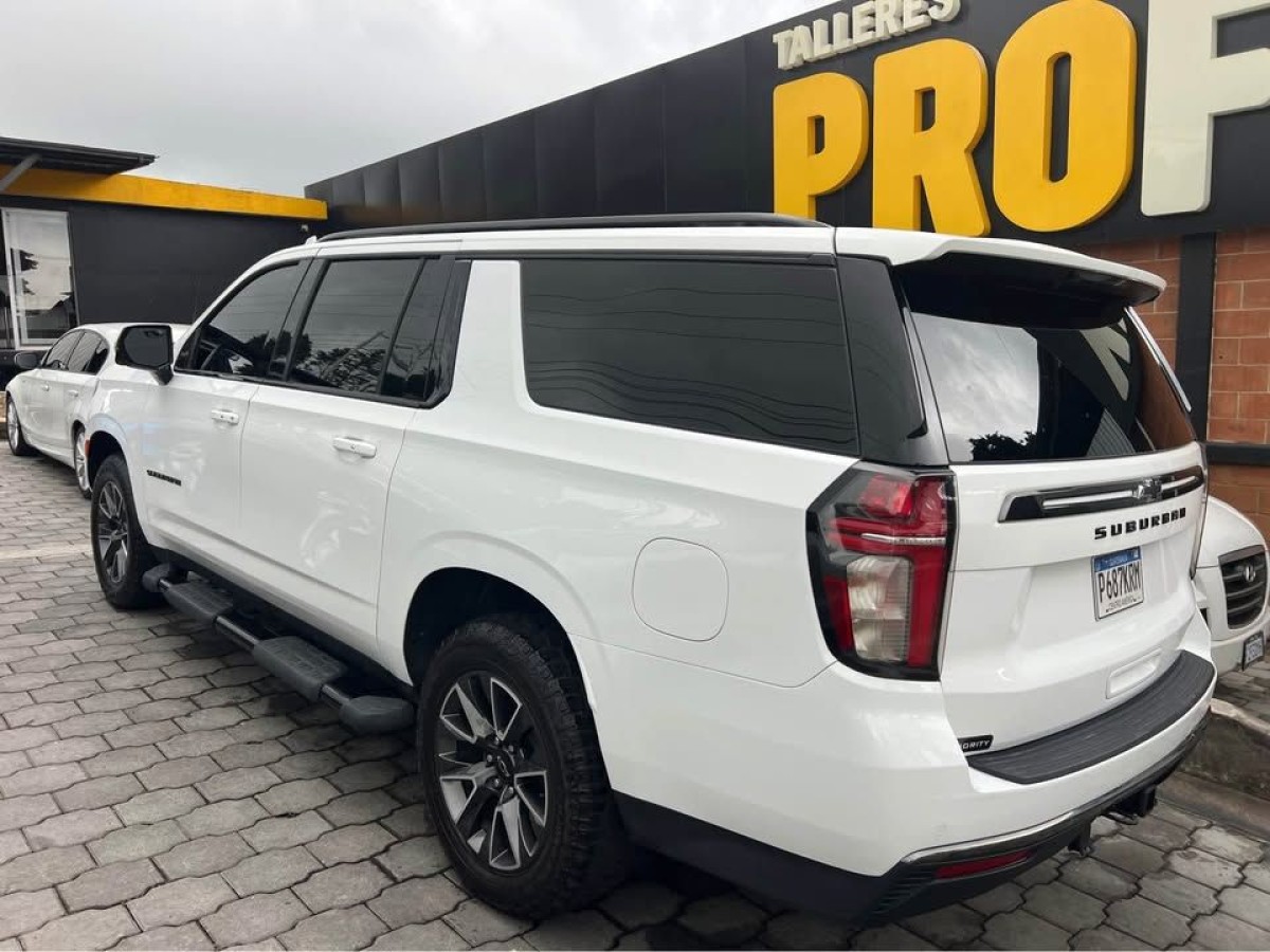 CHEVROLET SUBURBAN - 2022                                        
