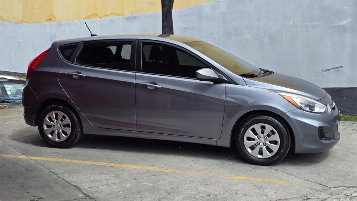 HYUNDAI ACCENT - 2017                                        