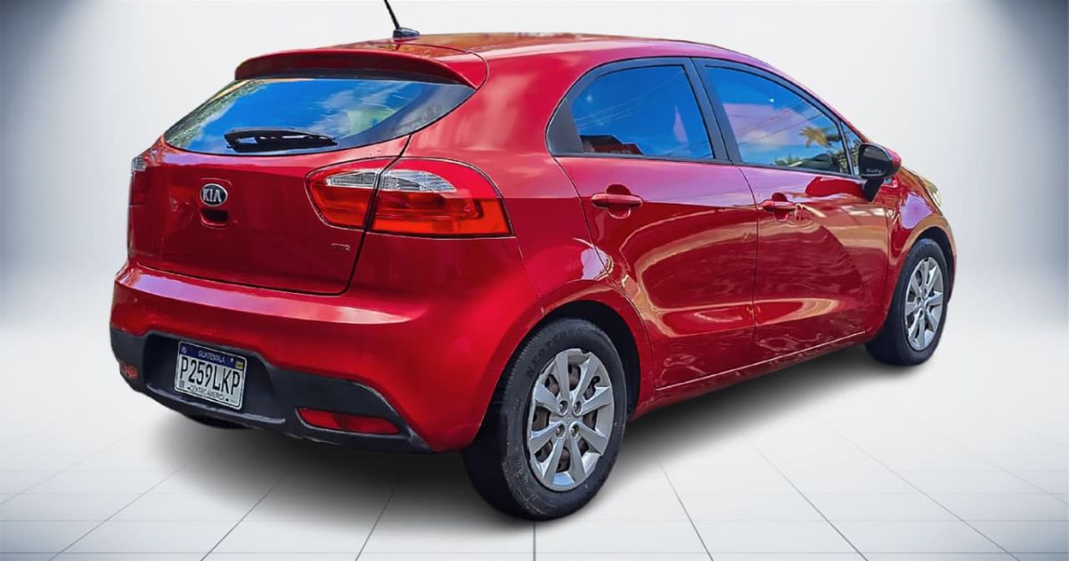 KIA RIO - 2015                                        