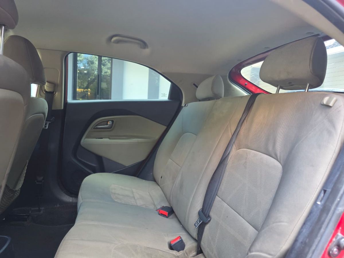 KIA RIO - 2015                                        
