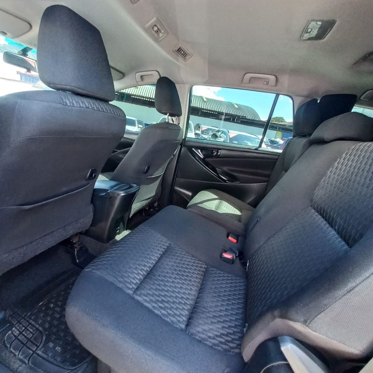 TOYOTA INNOVA - 2023                                        