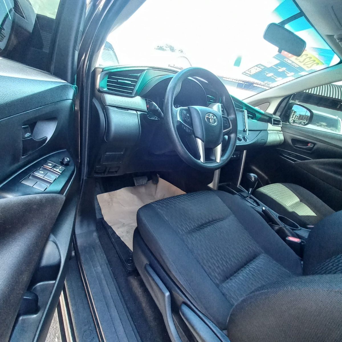 TOYOTA INNOVA - 2023                                        