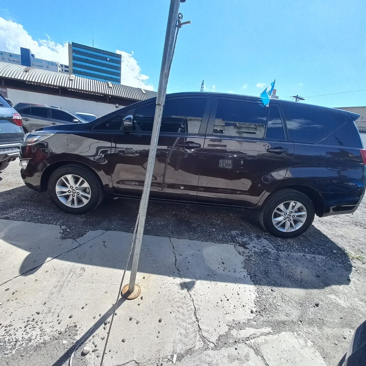 TOYOTA INNOVA - 2023                                        