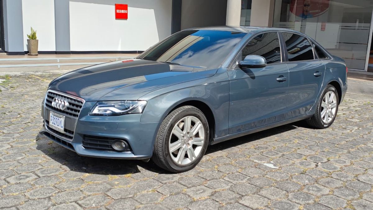 AUDI A4 - 2010                                        
