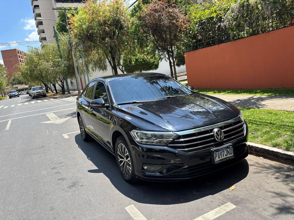 VOLKSWAGEN JETTA - 2019                                        
