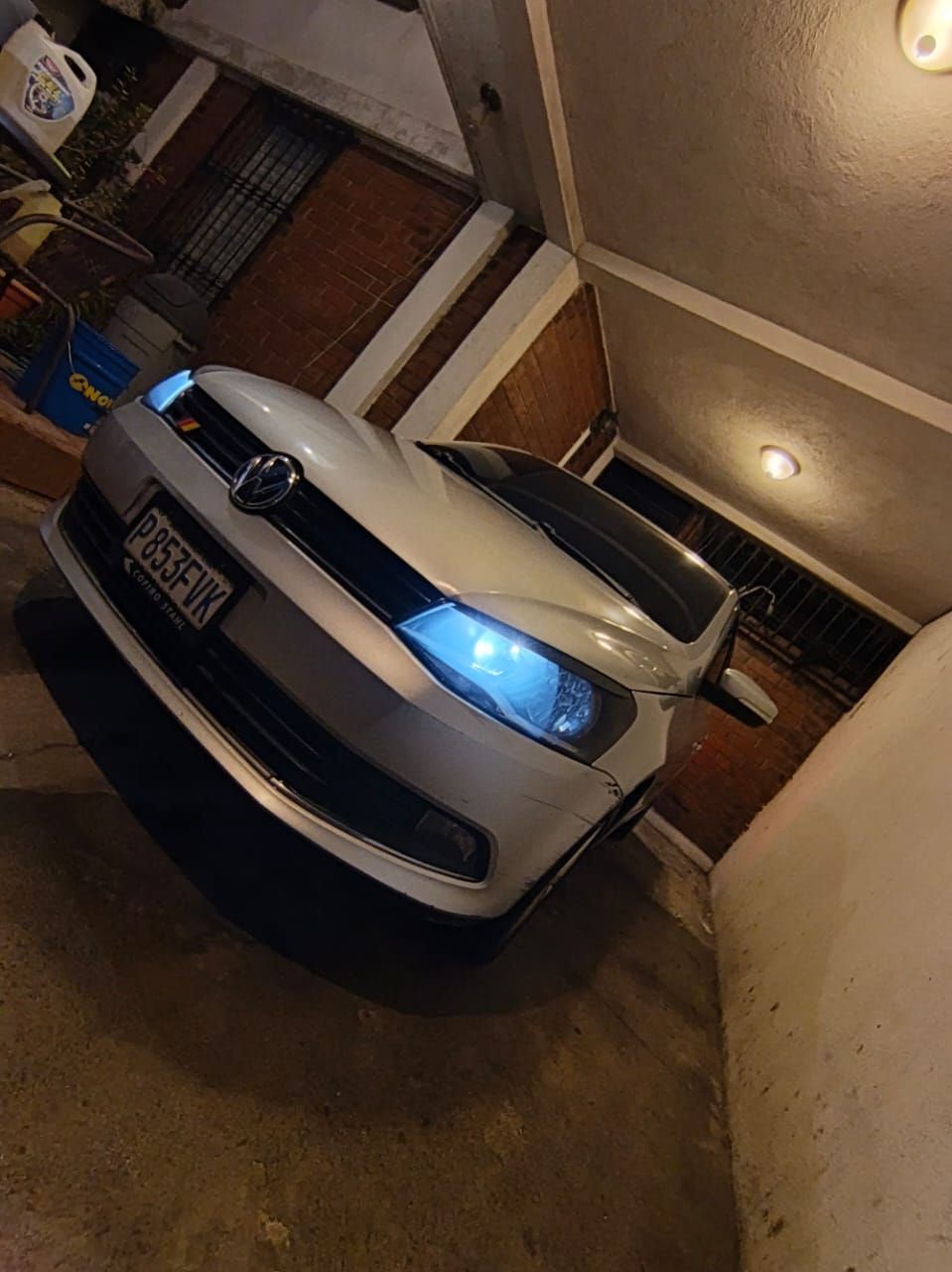 VOLKSWAGEN GOLF - 2015                                        