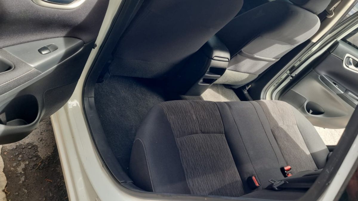 NISSAN SENTRA - 2015                                        