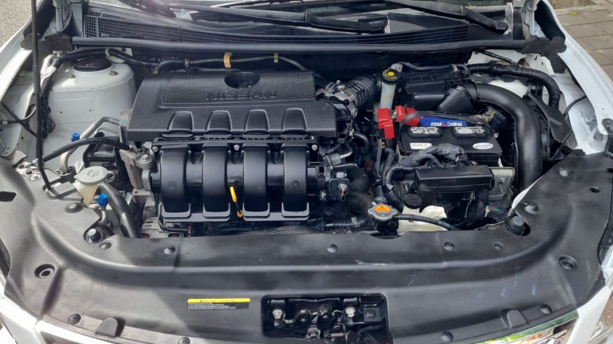 NISSAN SENTRA - 2015                                        