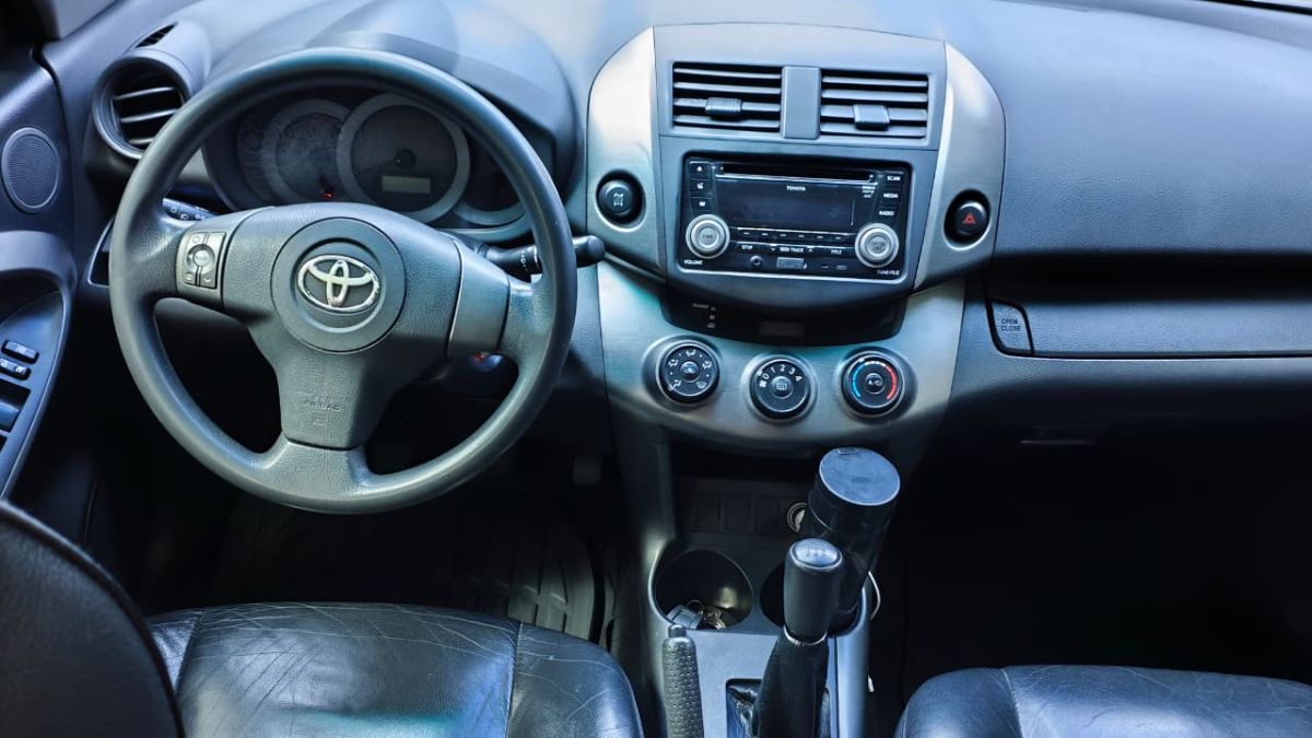 TOYOTA RAV-4 - 2013                                        