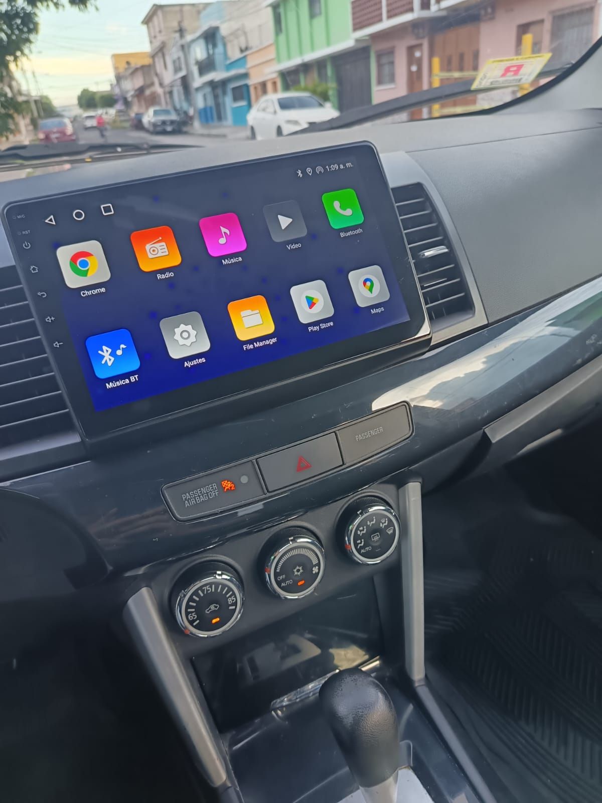 MITSUBISHI LANCER - 2017                                        