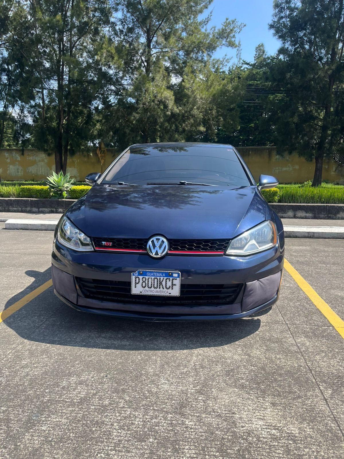 VOLKSWAGEN GOLF  - 2015                                        