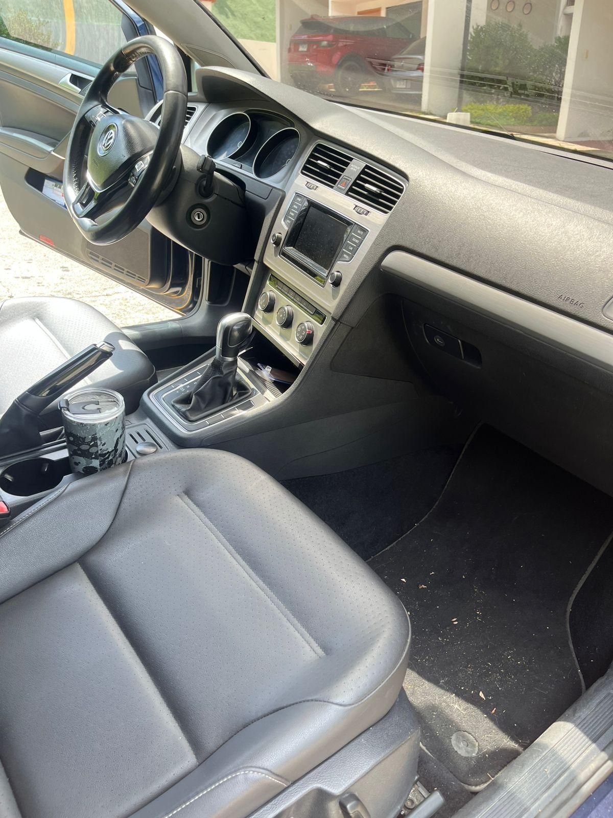 VOLKSWAGEN GOLF  - 2015                                        