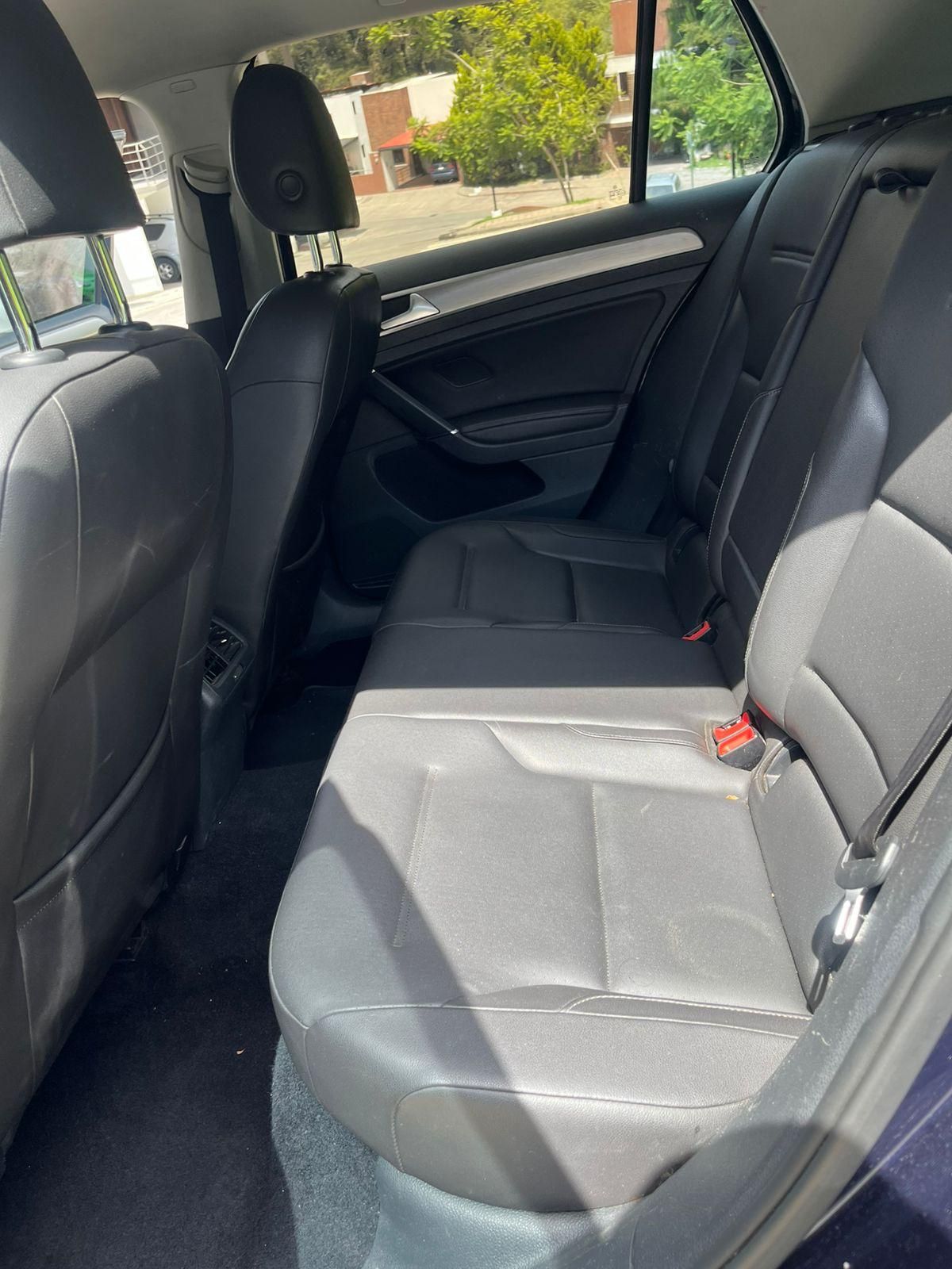 VOLKSWAGEN GOLF  - 2015                                        