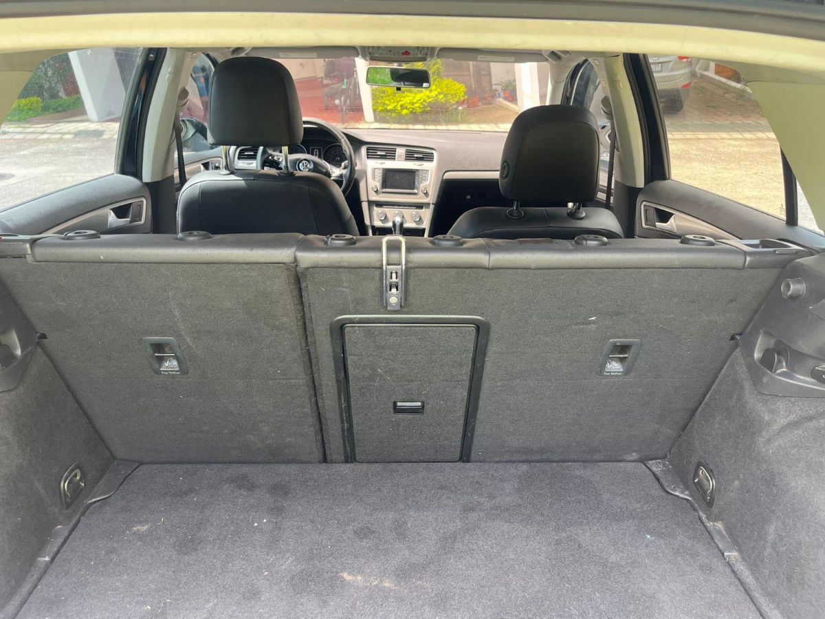 VOLKSWAGEN GOLF  - 2015                                        