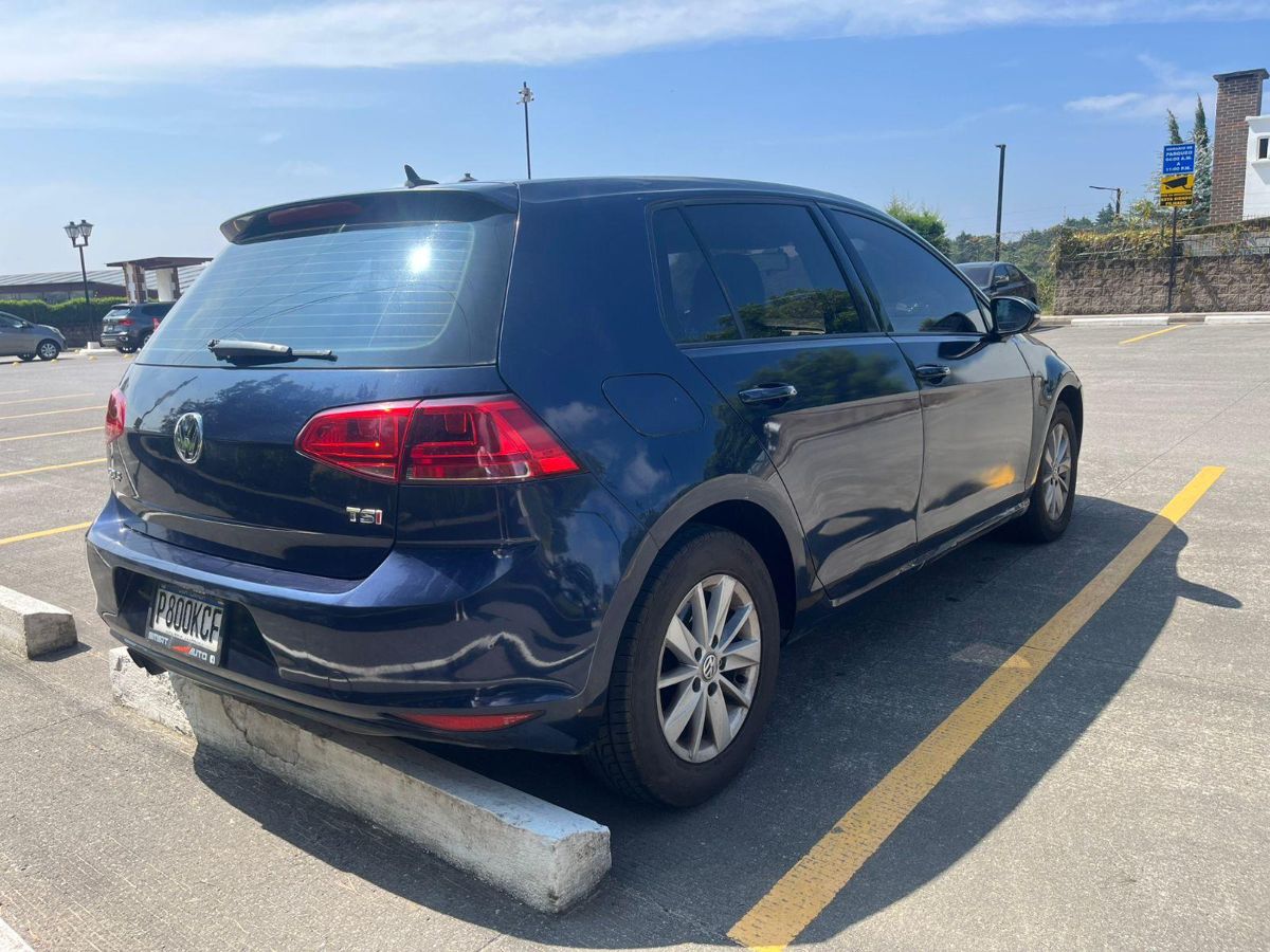 VOLKSWAGEN GOLF  - 2015                                        