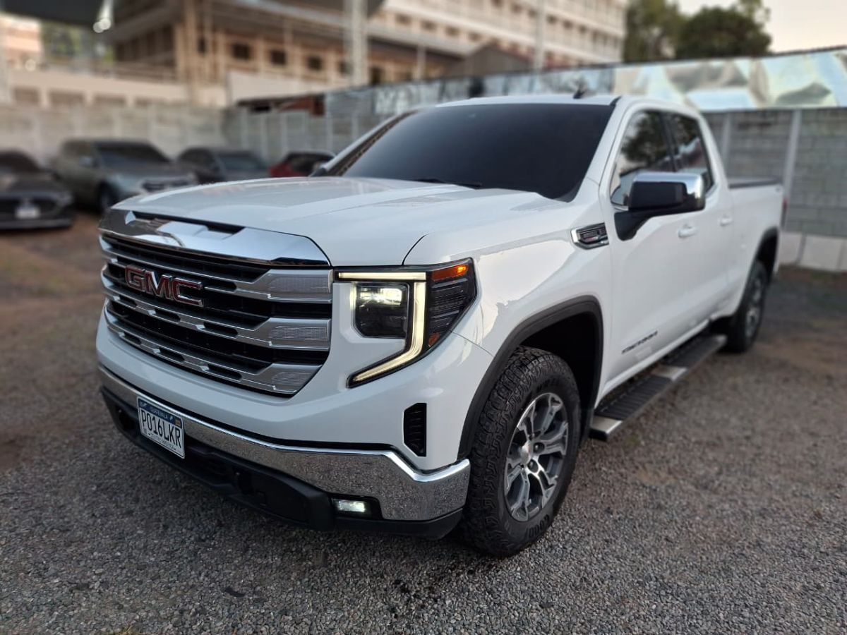GMC  SIERRA - 2023                                        