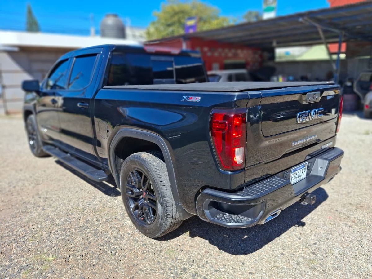 GMC  SIERRA - 2022                                        