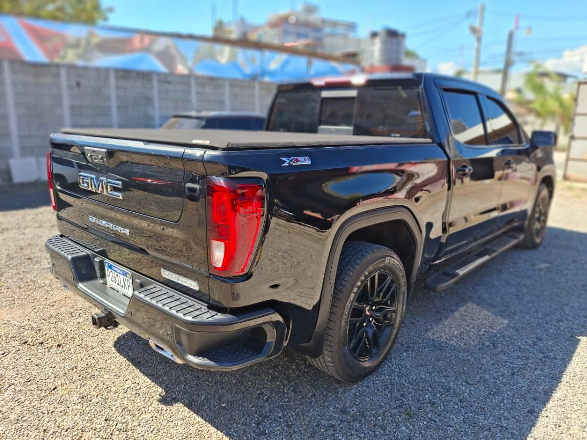 GMC  SIERRA - 2022                                        