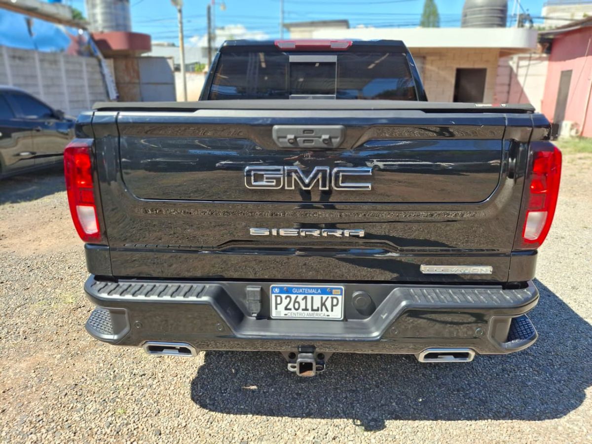 GMC  SIERRA - 2022                                        
