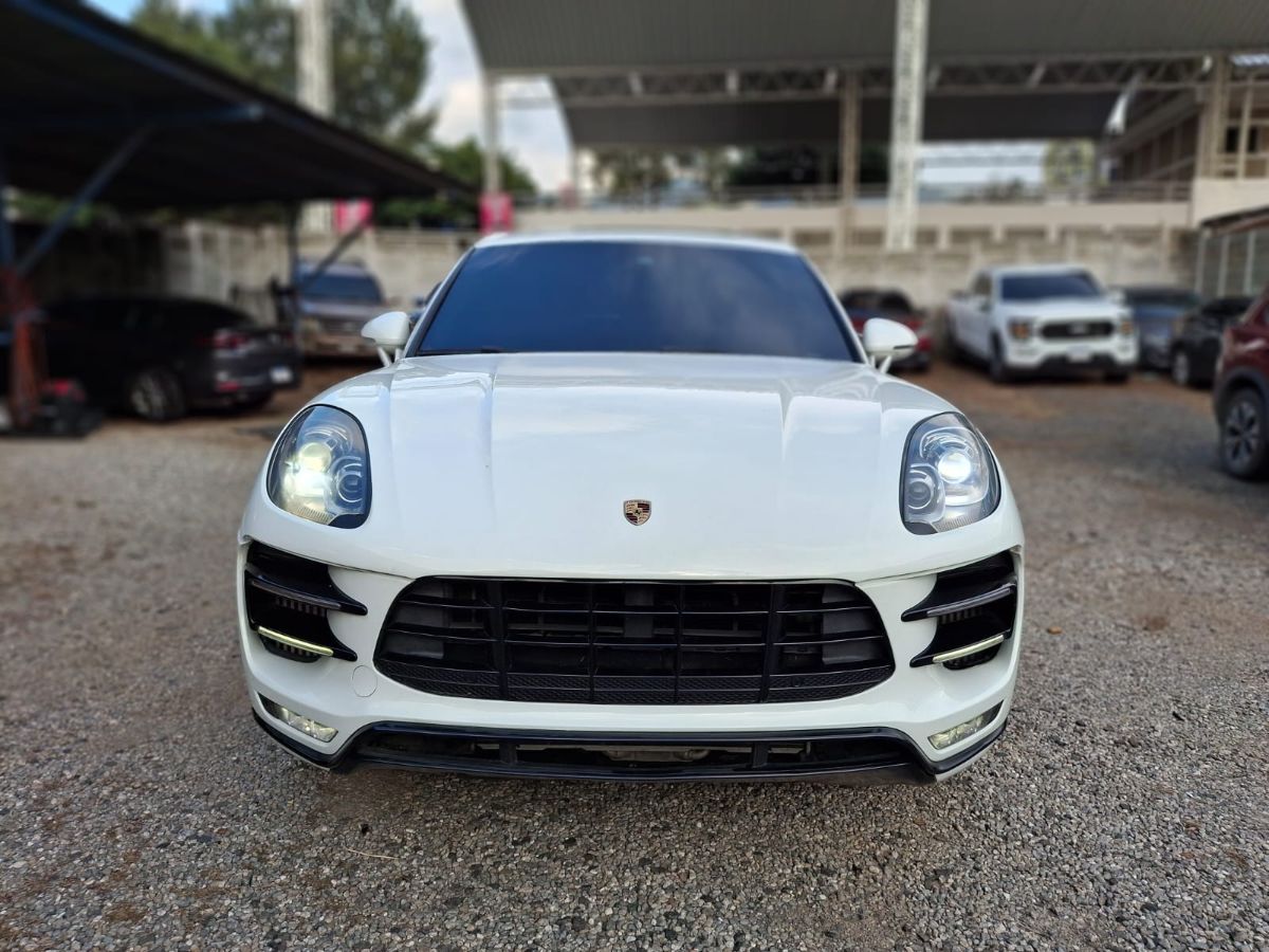 PORSCHE MACAN - 2015                                        