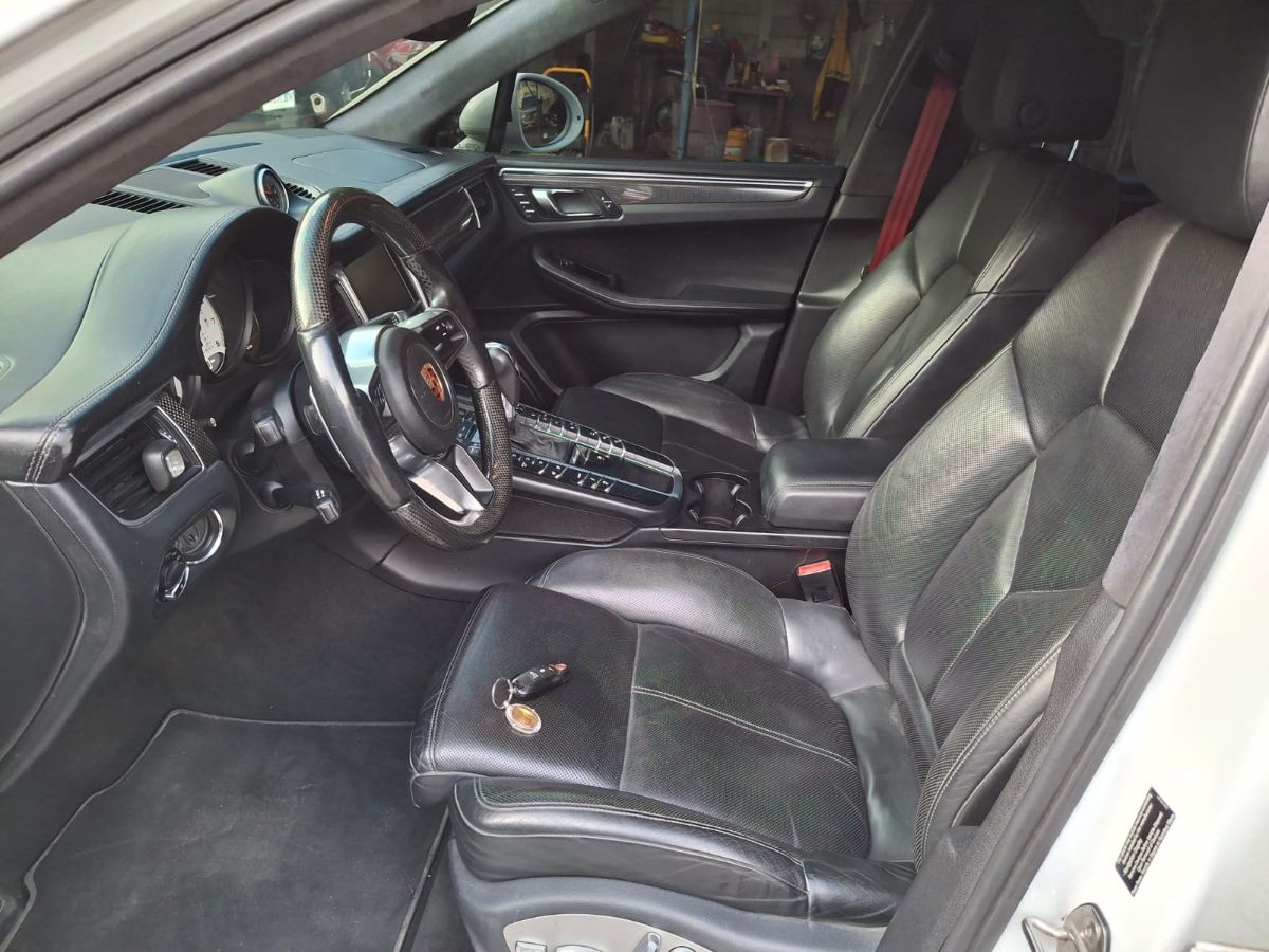 PORSCHE MACAN - 2015                                        