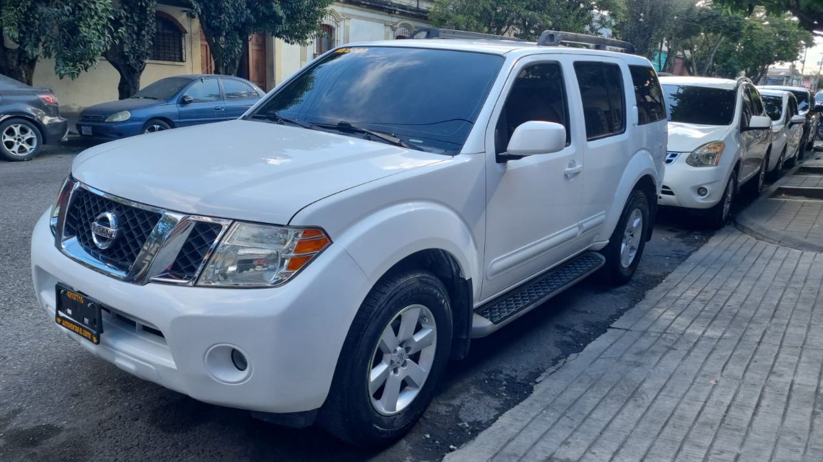 NISSAN PATHFINDER - 2009                                        
