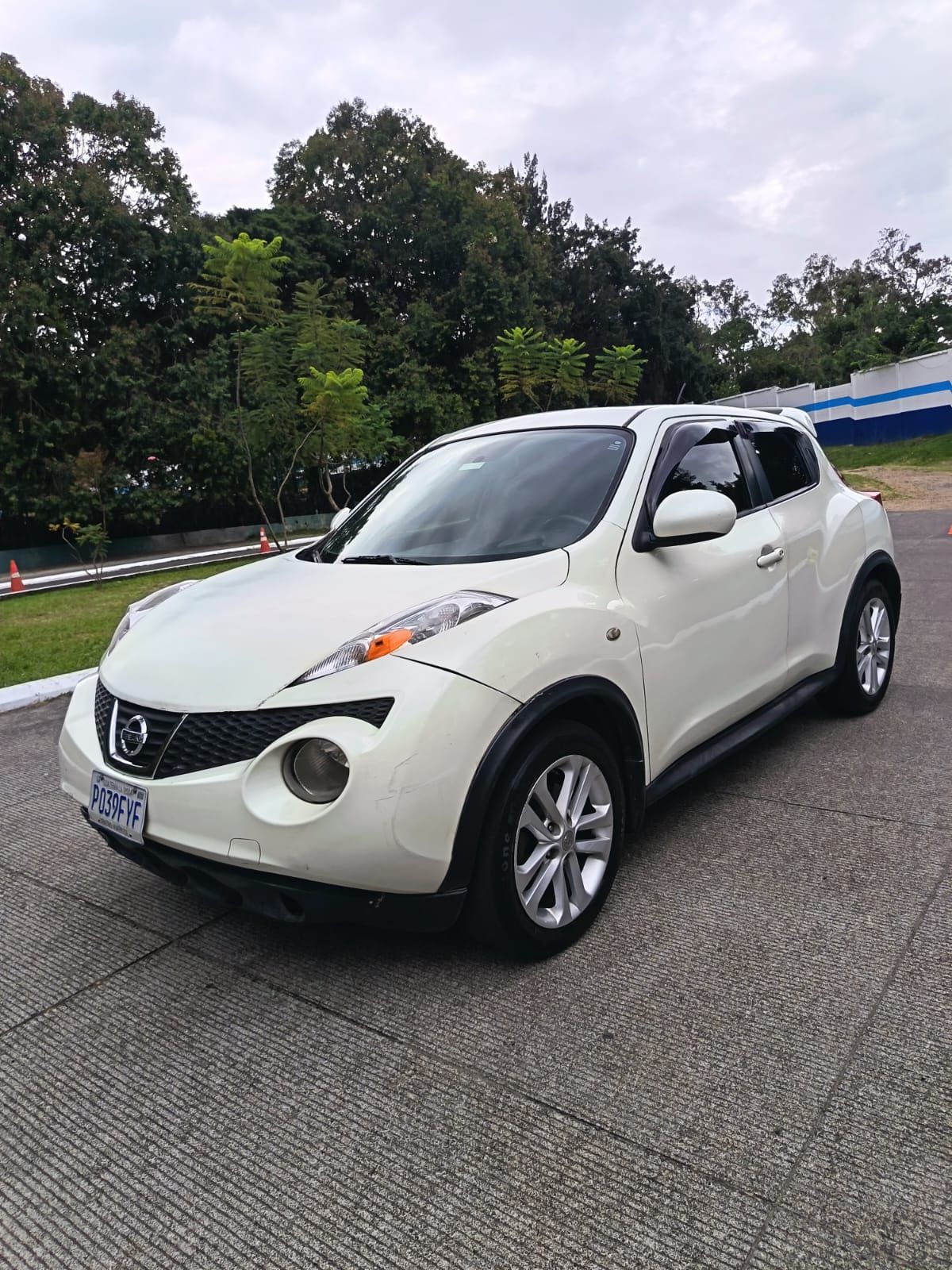 NISSAN JUKE - 2011                                        