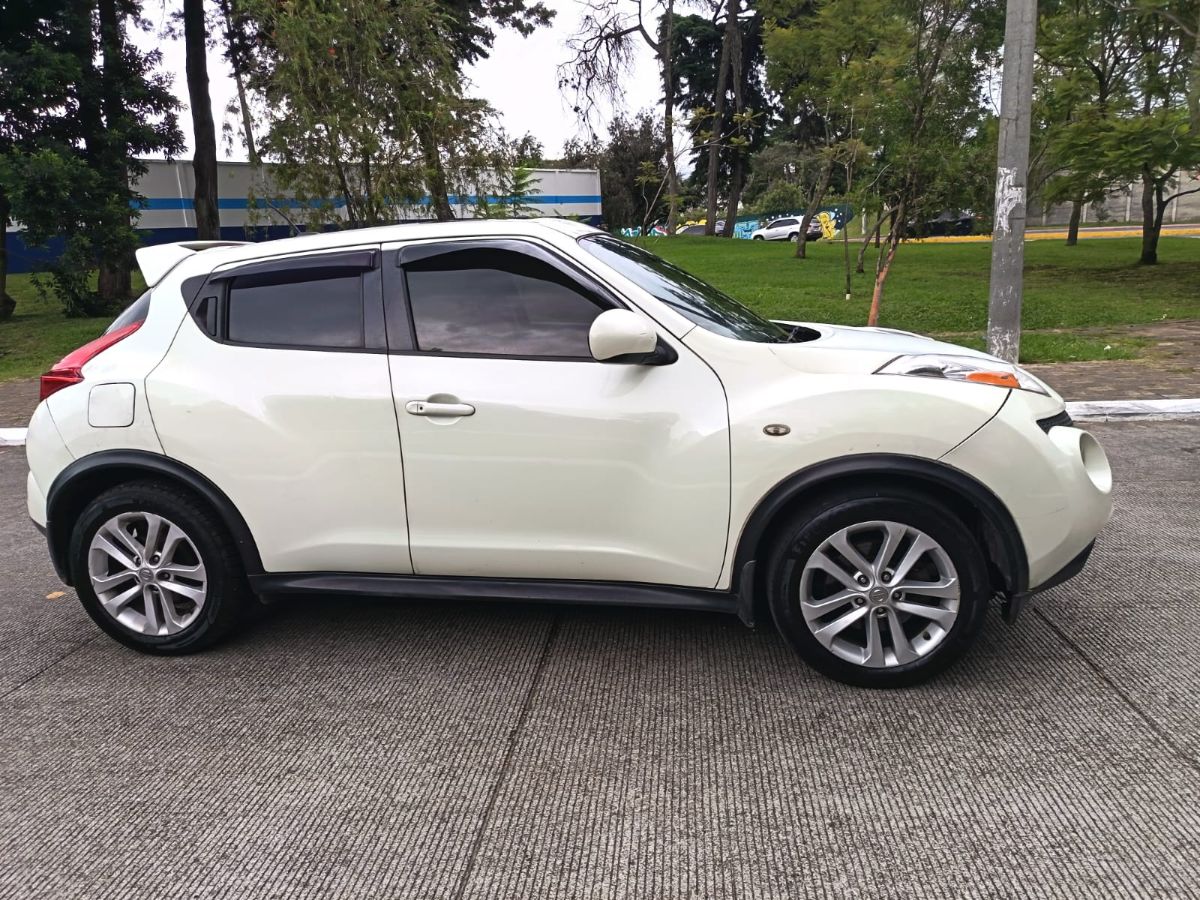NISSAN JUKE - 2011                                        