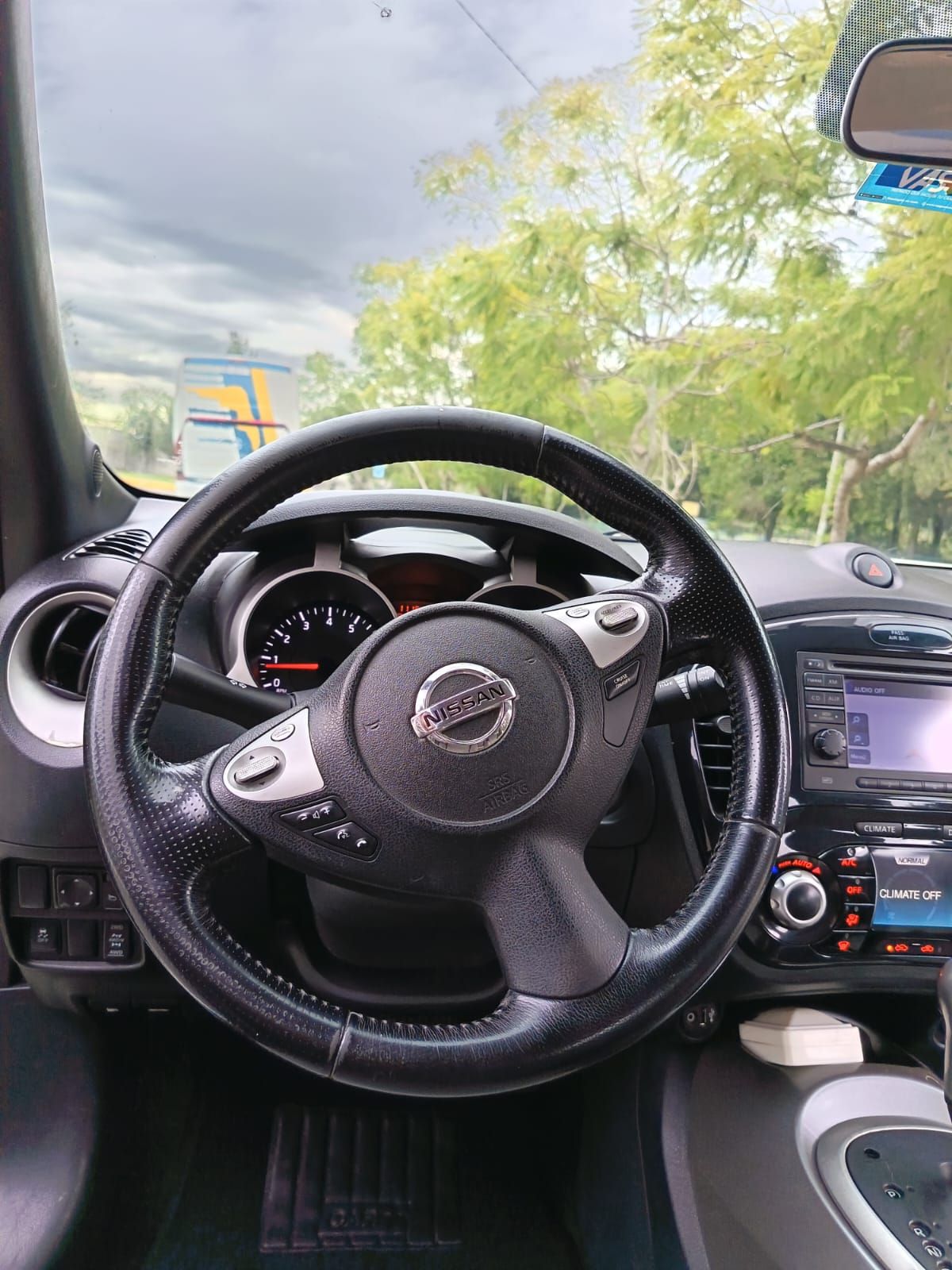 NISSAN JUKE - 2011                                        