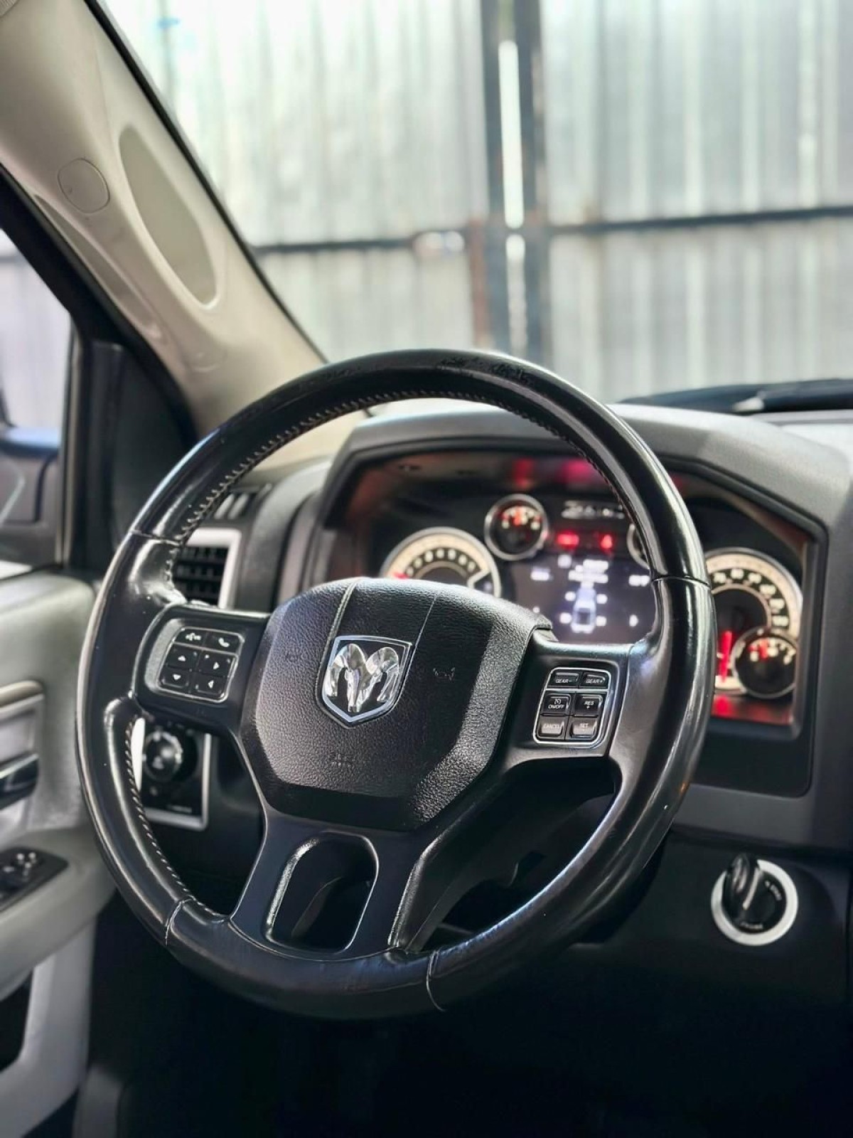 DODGE RAM 1500 - 2016                                        