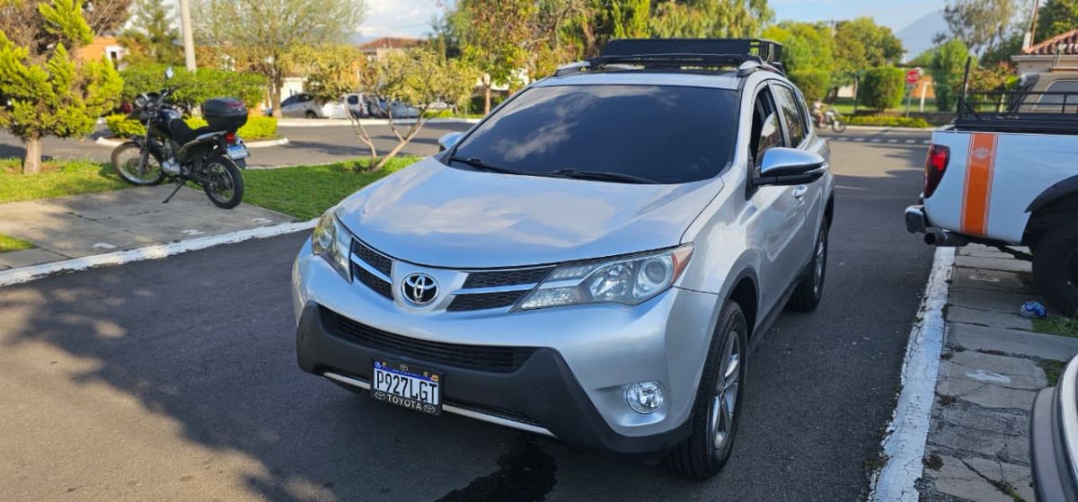 TOYOTA RAV-4 - 2015                                        