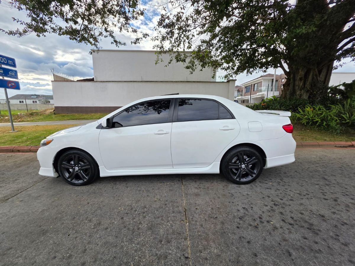 TOYOTA COROLLA S - 2009                                        