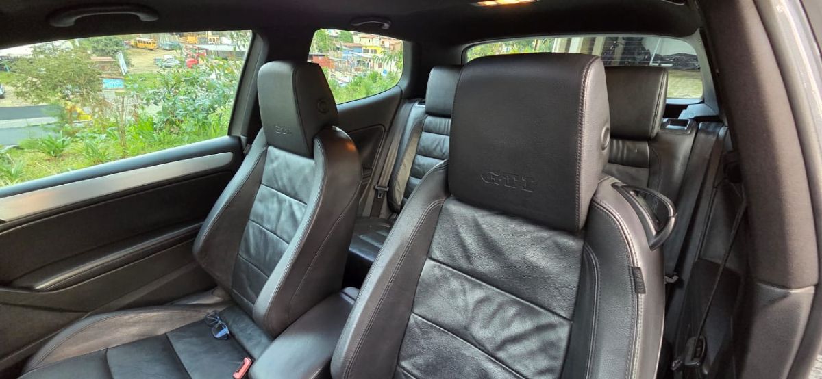 VOLKSWAGEN GOLF - 2013                                        