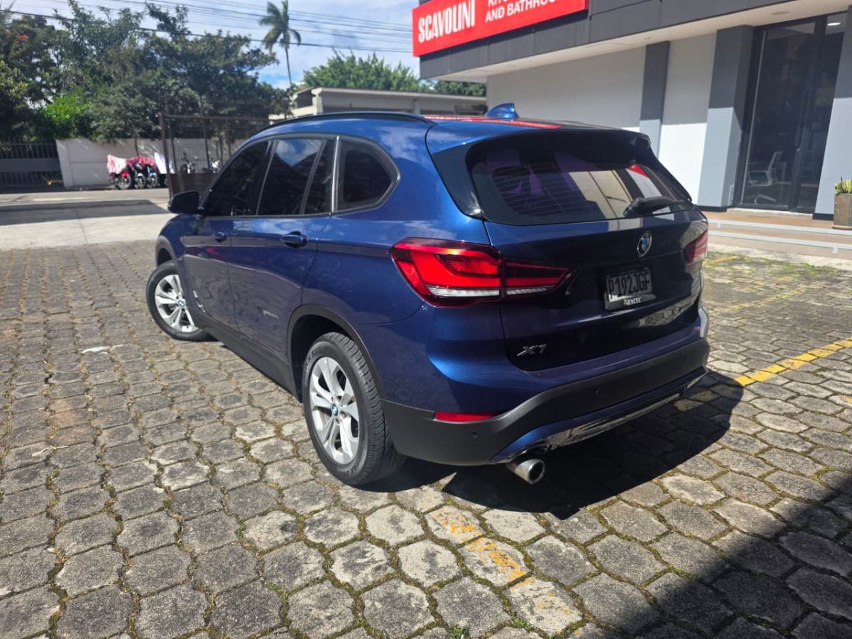 BMW X1 - 2022                                        